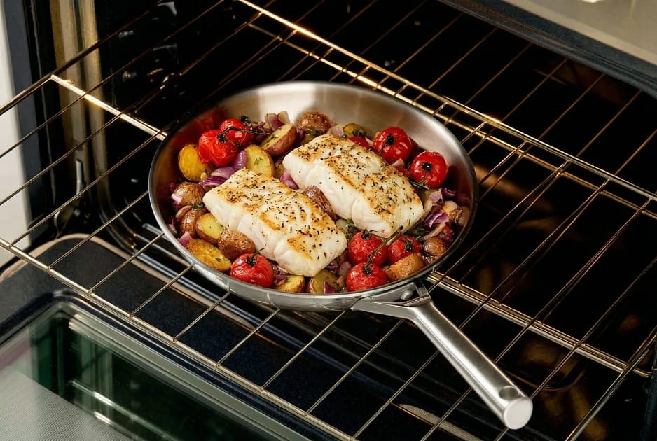 Commercial grade, oven safe up to 315°C, stainless steel